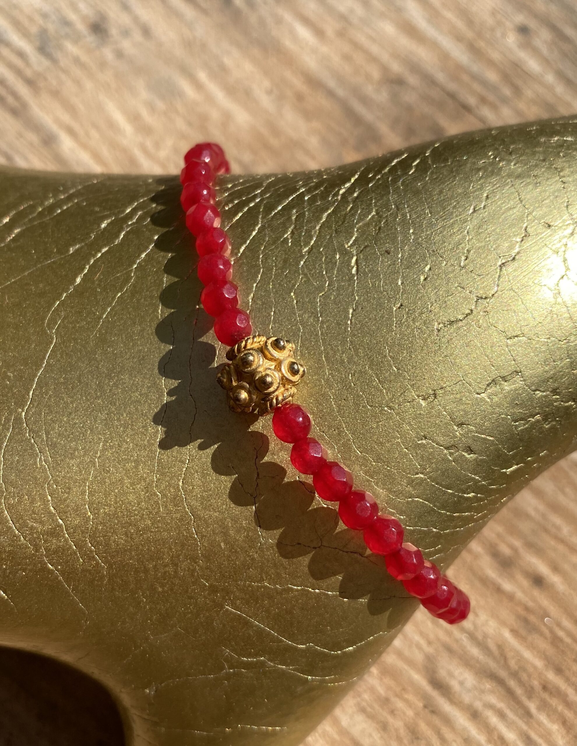 CocoIsGlam-rotes-Edelsteinarmband