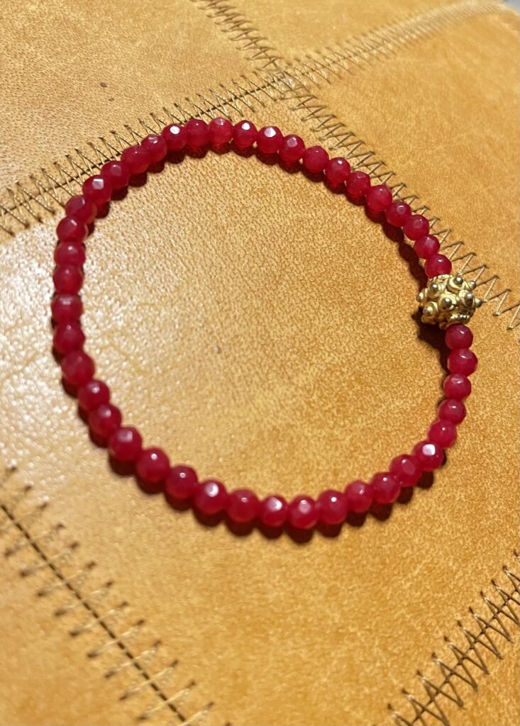 CocoIsGlam-rotes-Edelsteinarmband